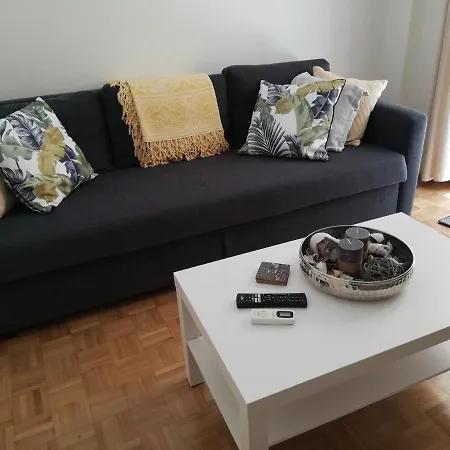 Old Town Furnished Apartament *