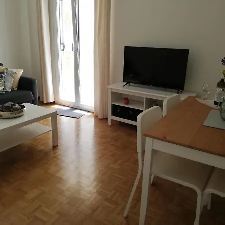 Old Town Furnished Apartament
